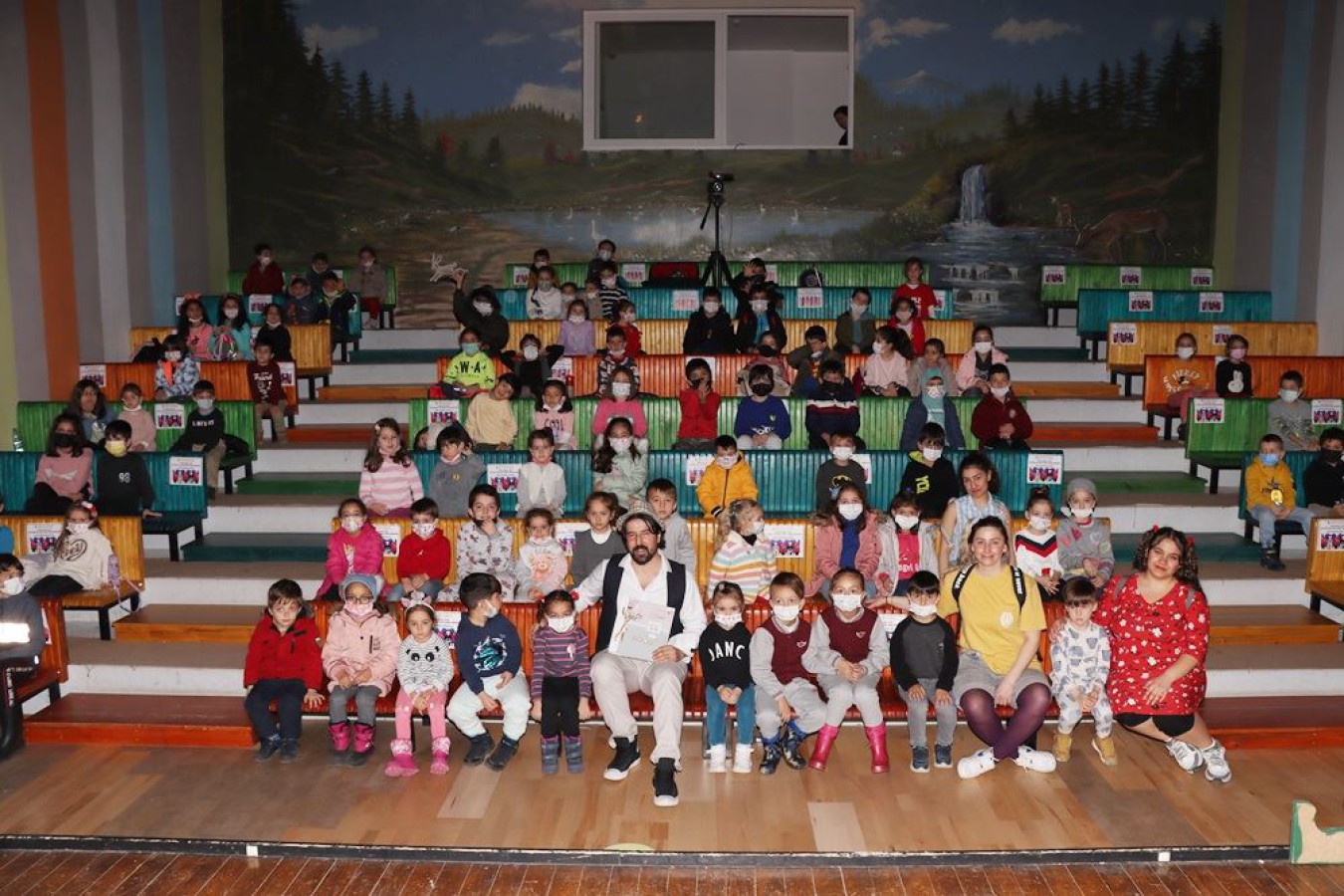 2022 YILININ İLK OYUNU SAHNELENDİ