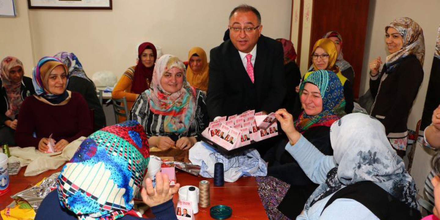 8 MART DOLU DOLU KUTLANDI