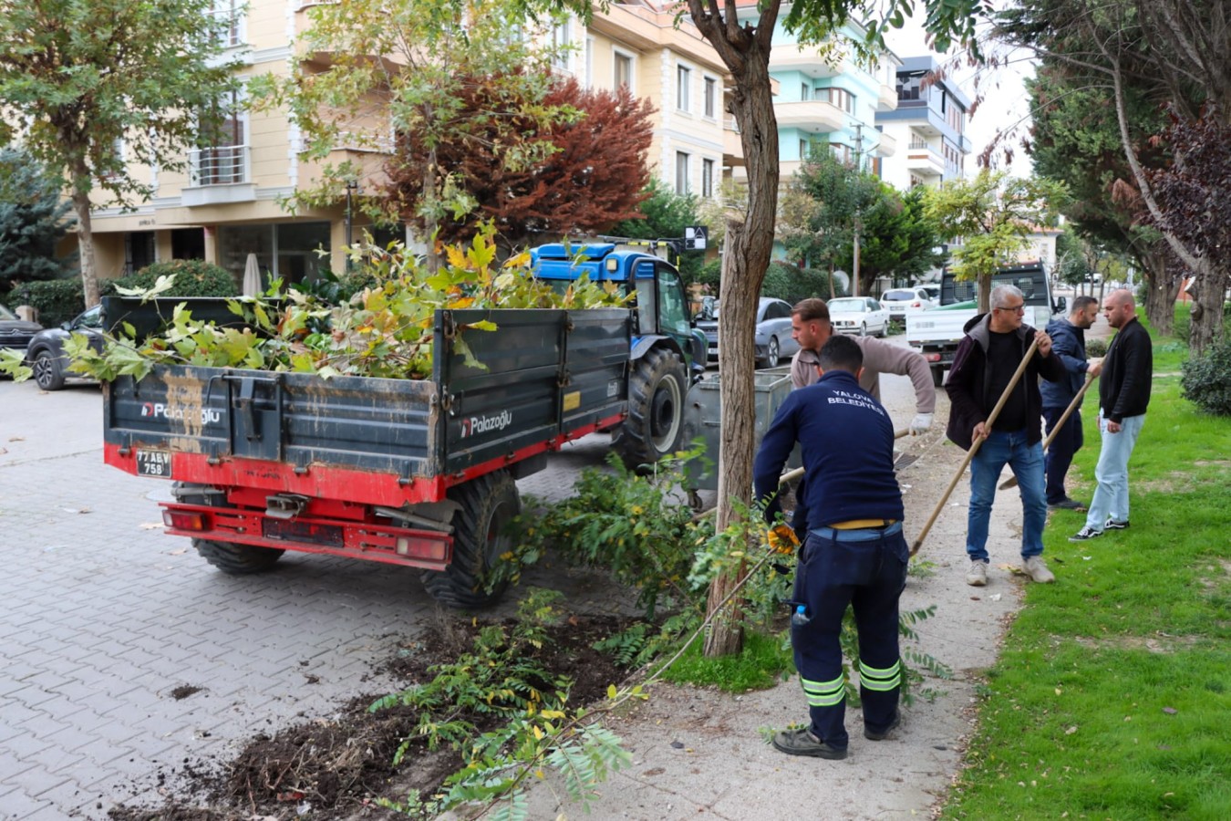ADNAN MENDERES MAHALLESİ’NDE ÇEVRE DÜZENLEME ÇALIŞMASI