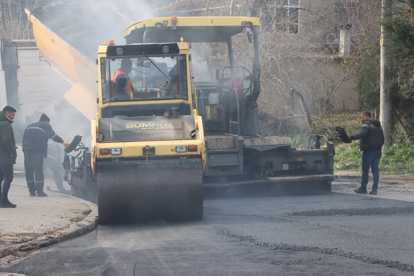 ALİ ŞENER CADDESİ’NDE ASFALT ÇALIŞMASI BAŞLATILDI