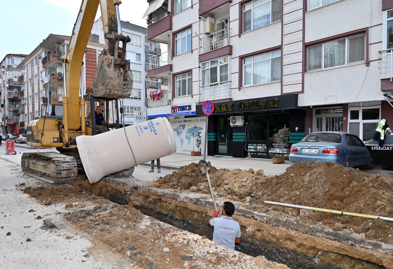 ANA KOLEKTÖR HATTI ÇALIŞMASI 4 MAHALLEYİ RAHATLATACAK