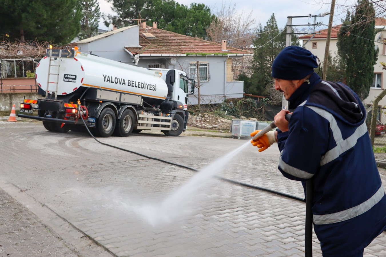 BAĞLARBAŞI MAHALLESİ’NE KAPSAMLI TEMİZLİK