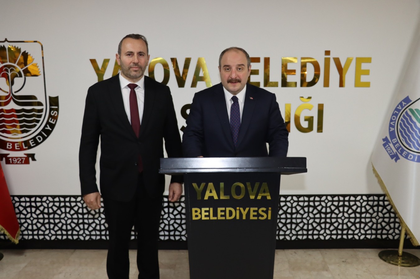 BAKAN ÖNCE KANDİL SİMİDİ DAĞITTI ARDINDAN İFTAR SOFRASINA KONUK OLDU