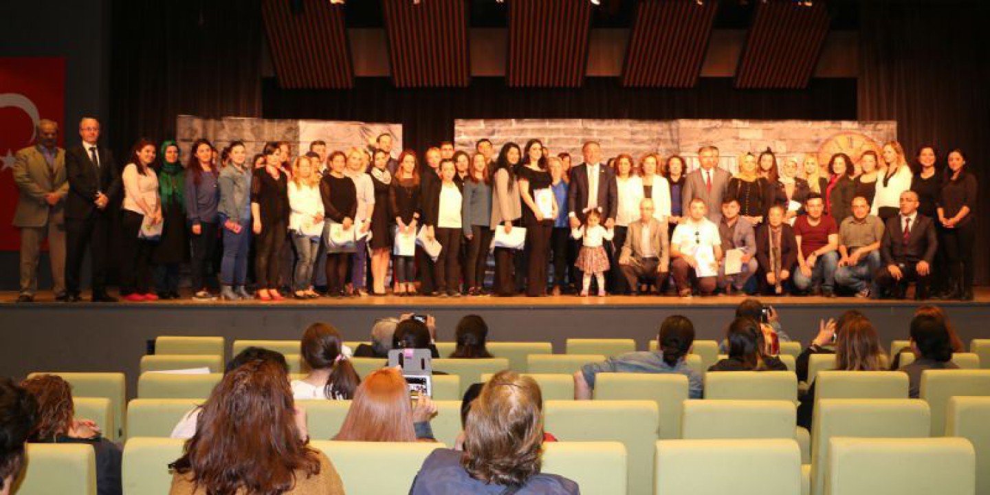 BAŞARI SERTİFİKALARI DÜZENLENEN TÖRENLE VERİLDİ