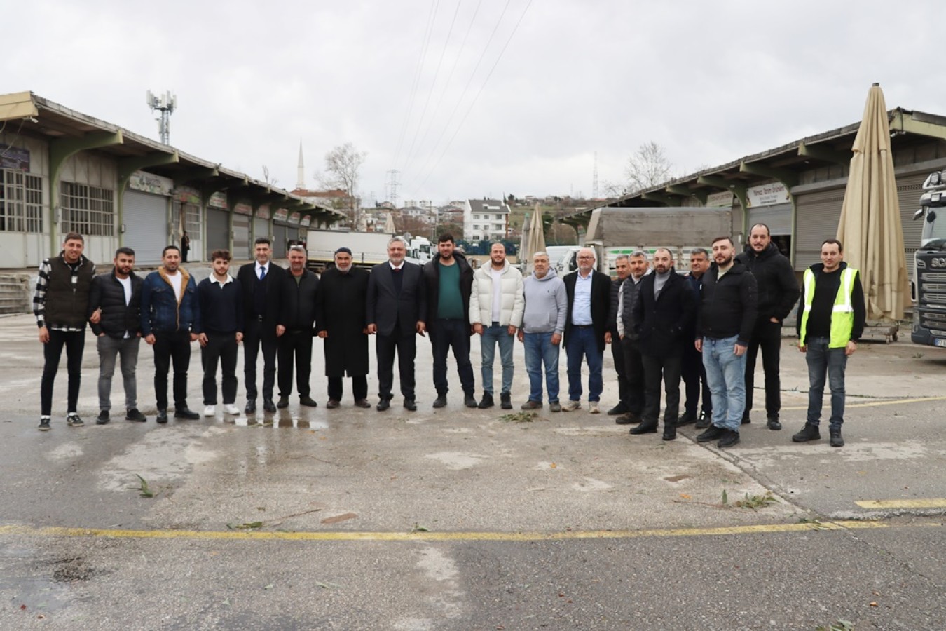 BAŞKAN GÜREL HAL ESNAFINI ZİYARET ETTİ