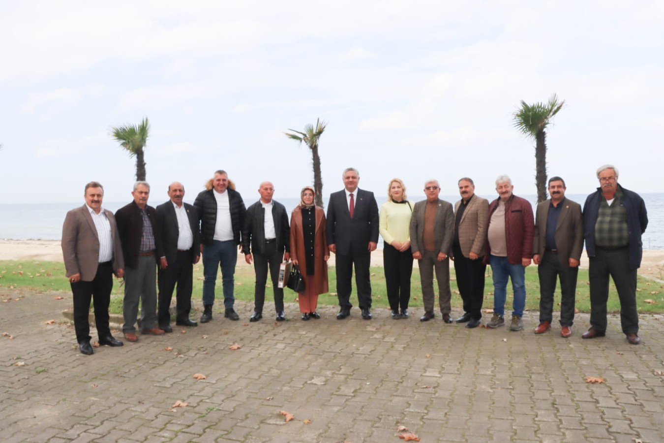 BAŞKAN GÜREL MERKEZ MAHALLE MUHTARI İLE BİR ARAYA GELDİ