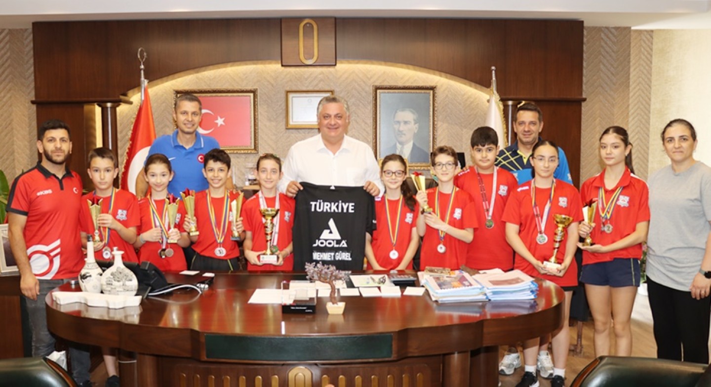 BAŞKAN GÜREL ŞAMPİYONLARI AĞIRLADI