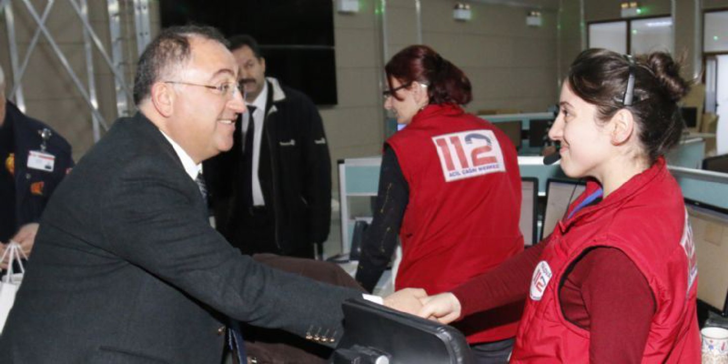 Başkan Salman, 112 Acil Çağrı Merkezi Çalışanlarının Yeni Yılını Kutladı