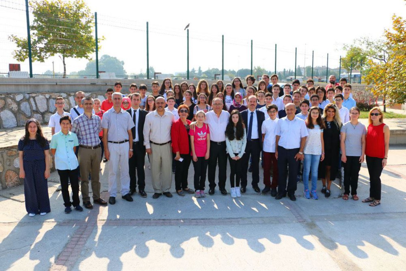 BAŞKAN SALMAN DERECEYE GİREN ÖĞRENCİLERLE BULUŞTU