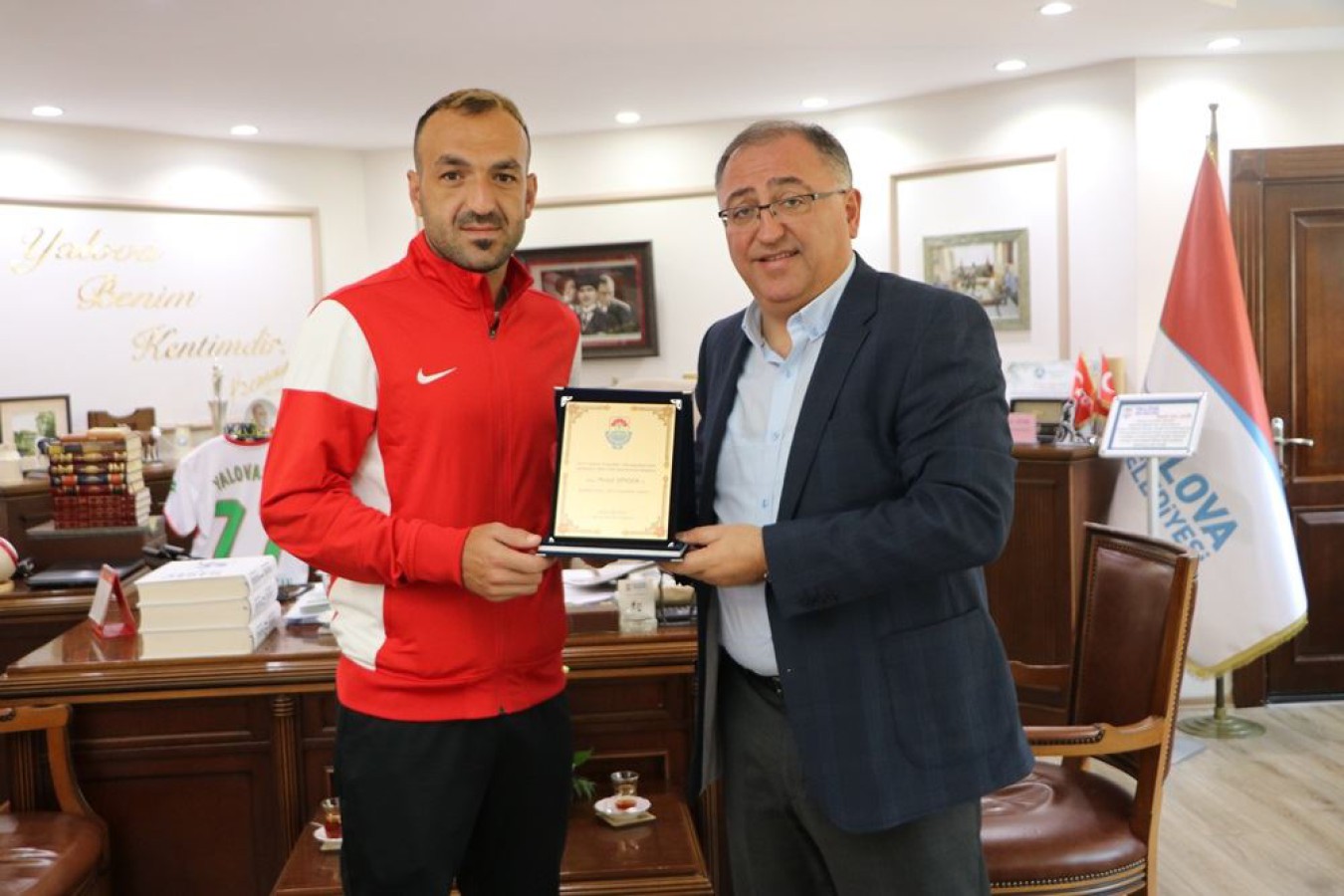 BAŞKAN SALMAN MİLLİ OYUNCUYU UNUTMADI