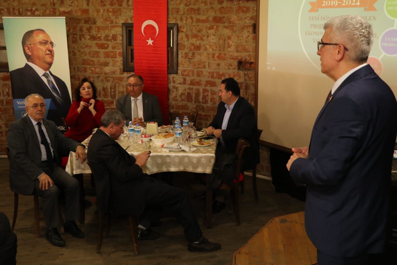 BAŞKAN SALMAN MUHTARLARLA BİR ARAYA GELDİ