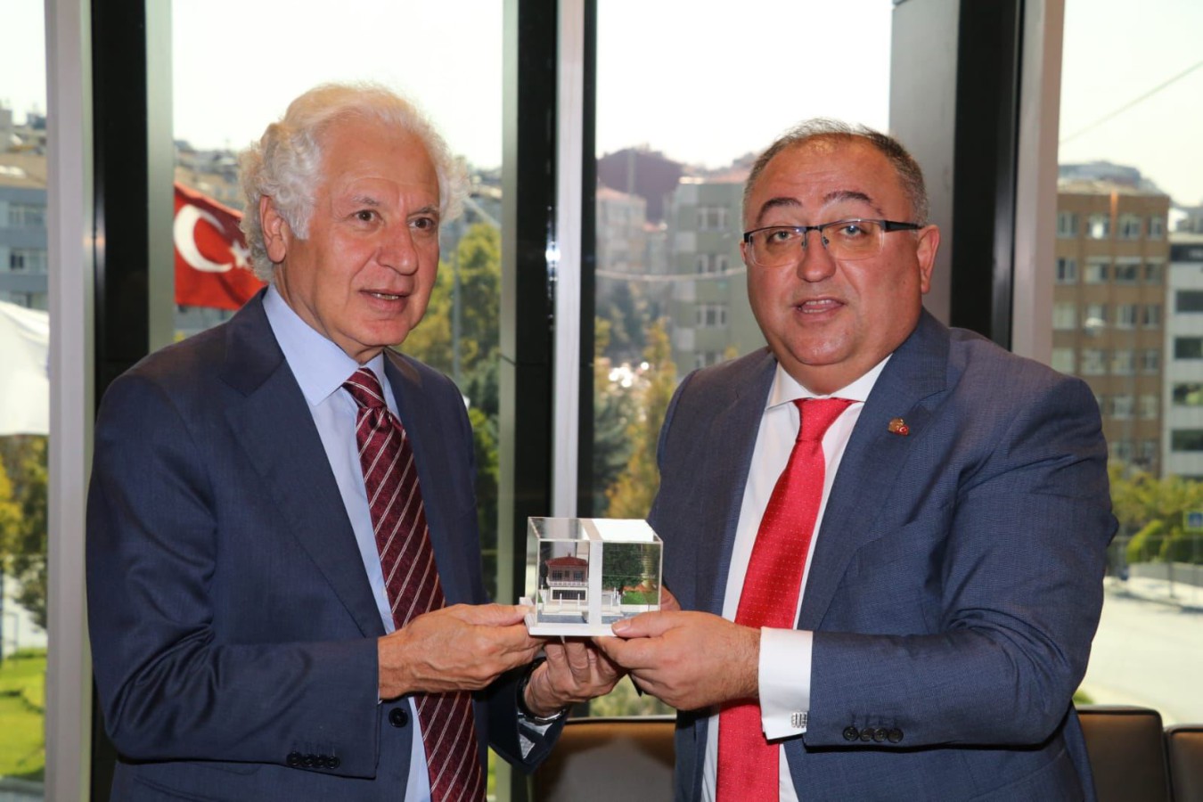 BAŞKAN SALMAN ŞİŞLİ BELEDİYESİNİ ZİYARET ETTİ