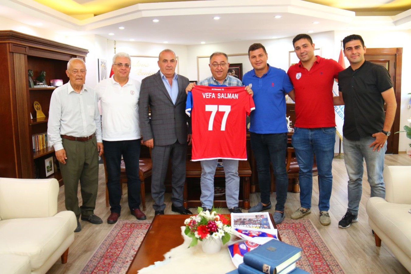 BAŞKAN SALMAN ZİYARETÇİLERİNİ KONUK ETMEYE DEVAM EDİYOR