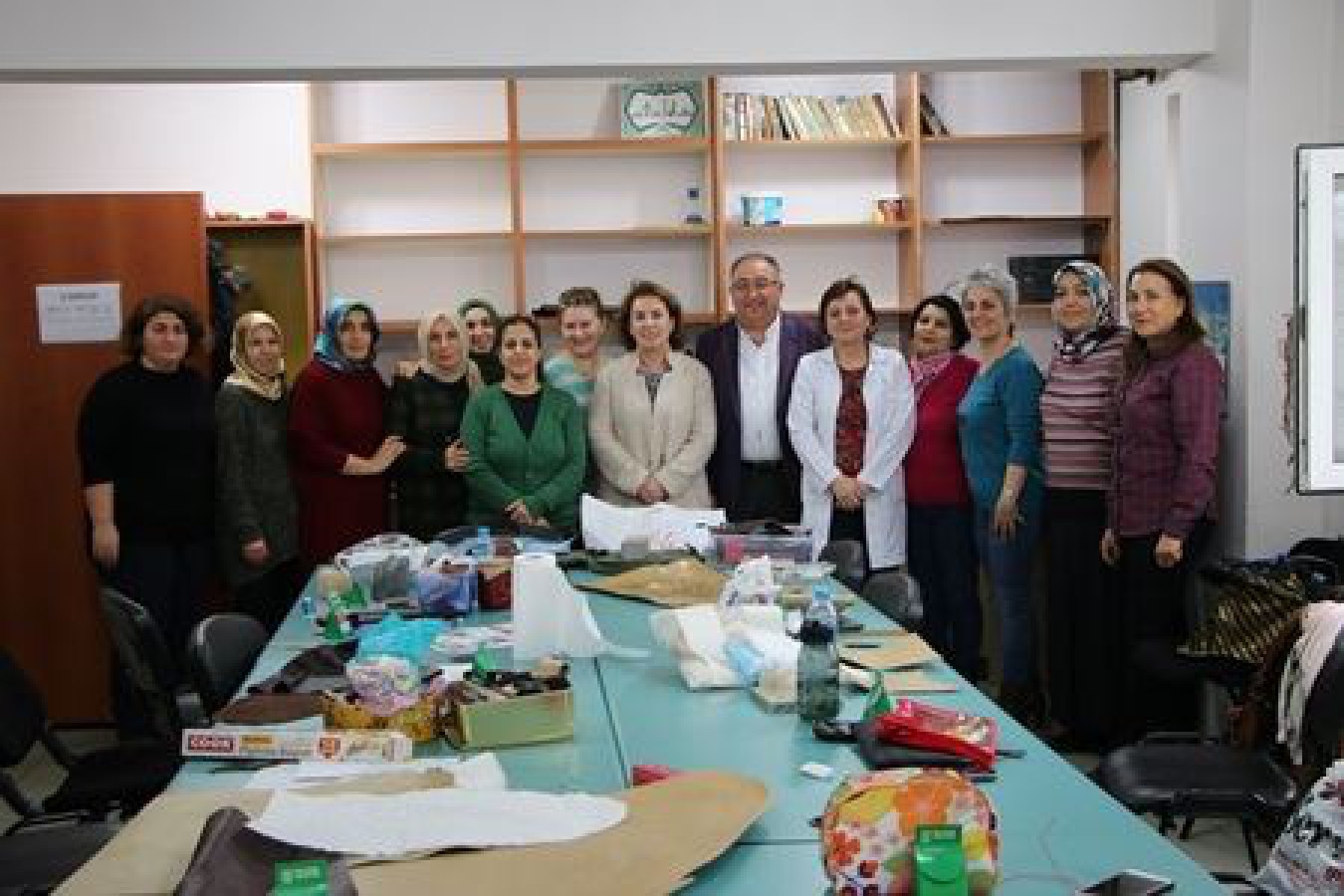 BAŞKAN SALMAN’DAN KURSİYERLERE 8 MART KADINLAR GÜNÜ ZİYARETİ