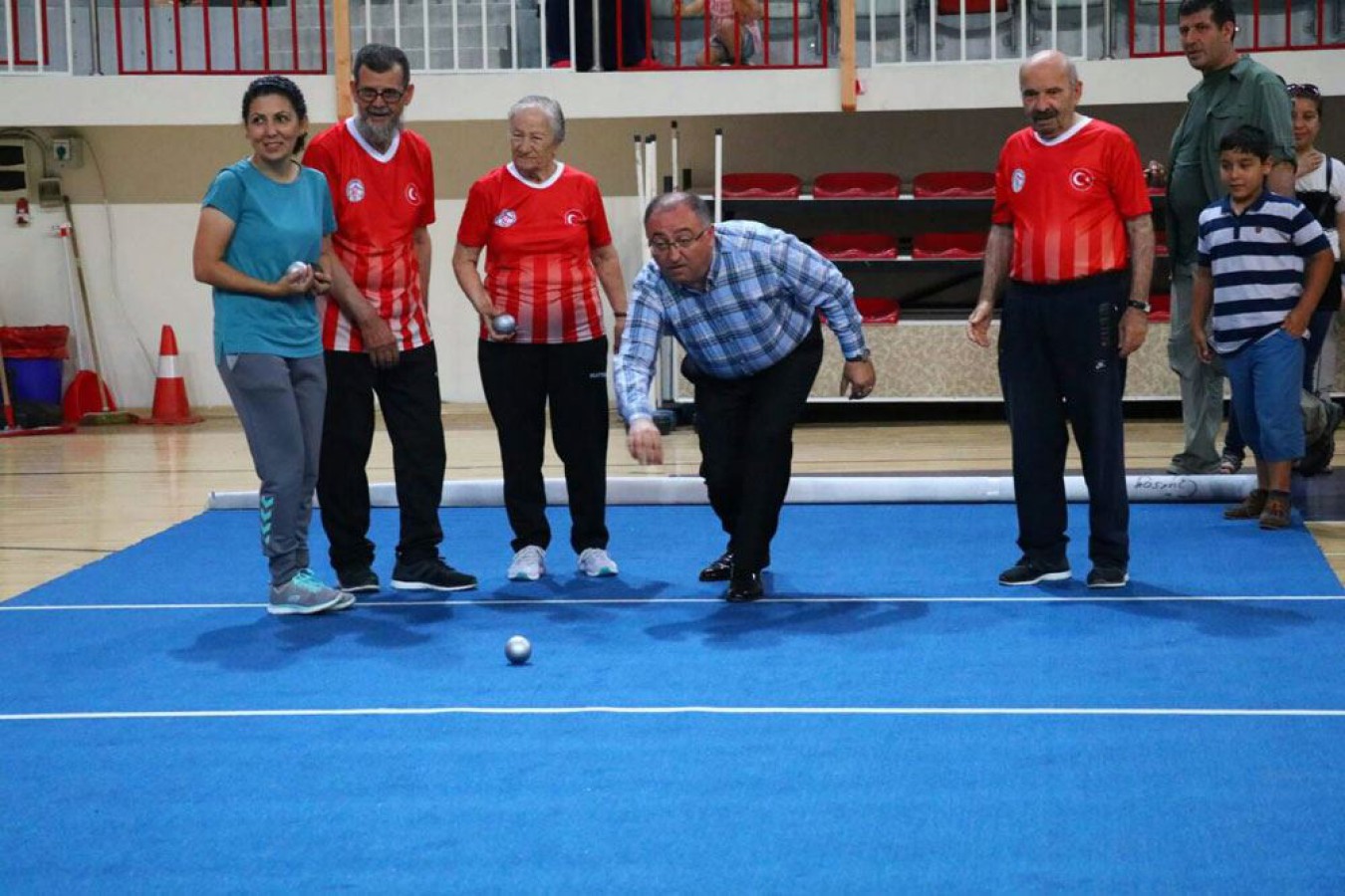 BAŞKAN SALMAN,“GENÇ NESİLLER SİZLERİ ÖRNEK ALSIN”