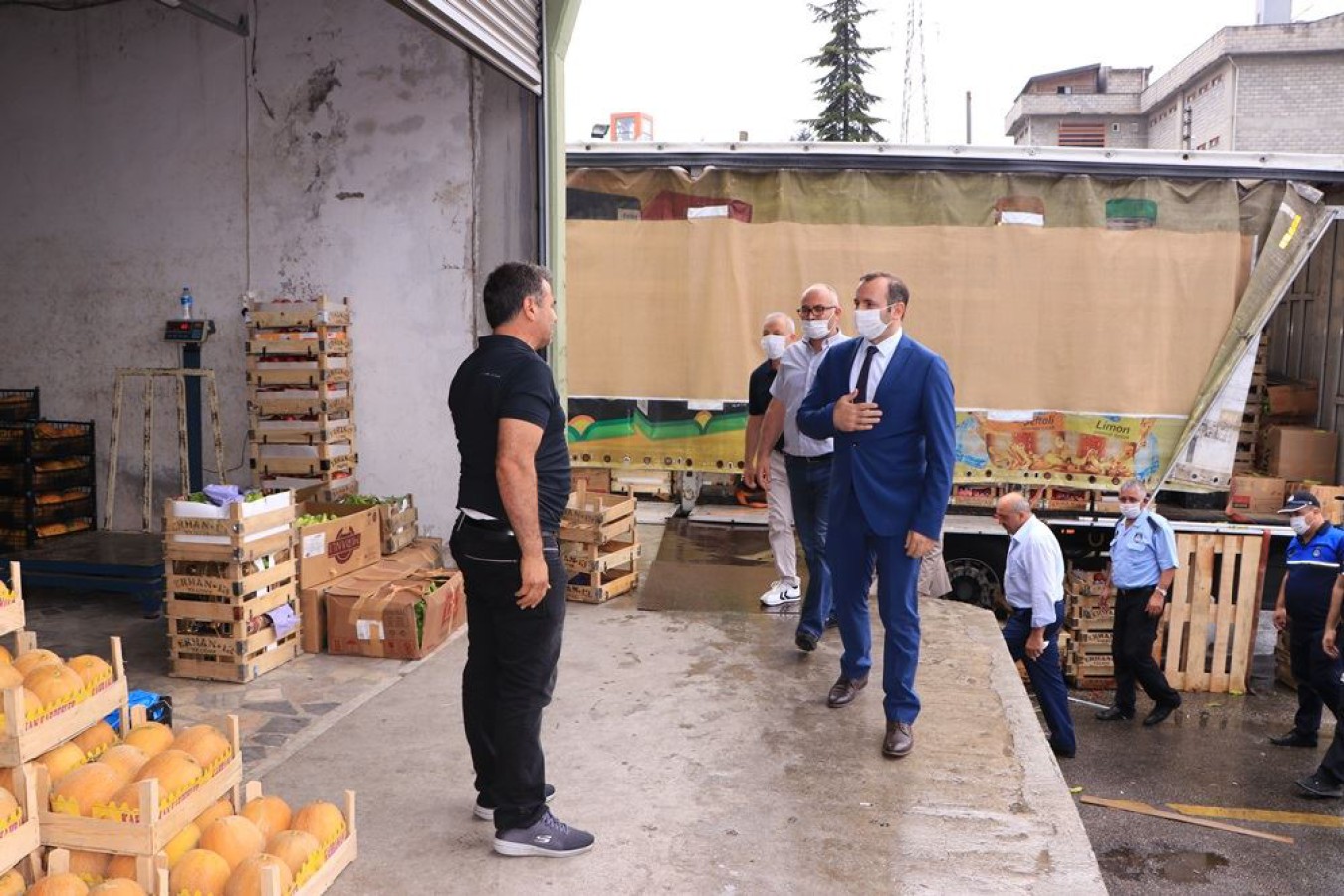 BAŞKAN VEKİLİ TUTUK HAL ESNAFINI ZİYARET ETTİ