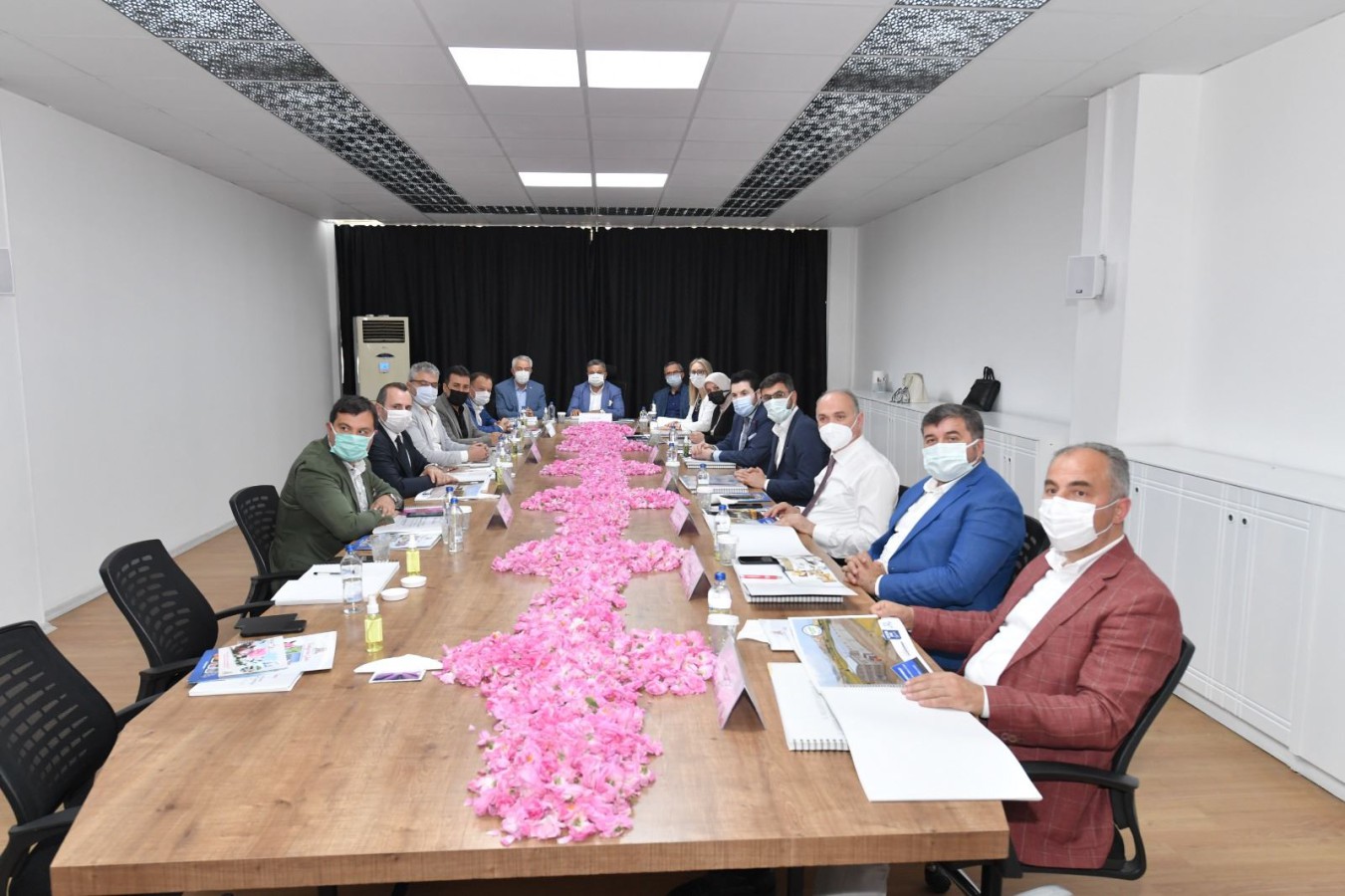 BAŞKAN VEKİLİ TUTUK ISPARTA’DA İSTİŞARE TOPLANTISINA KATILDI