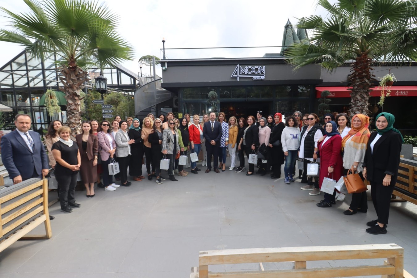 BAŞKAN VEKİLİ TUTUK KADIN GİRİŞİMCİLERLE BİR ARAYA GELDİ