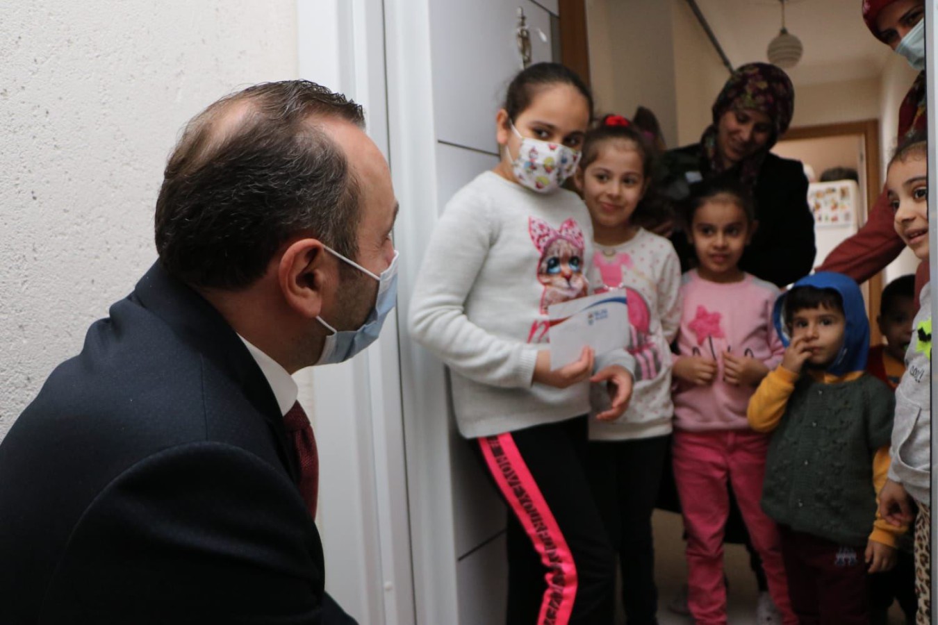 BAŞKAN VEKİLİ TUTUK LÖSEMİLİ ÇOCUKLARI UNUTMADI