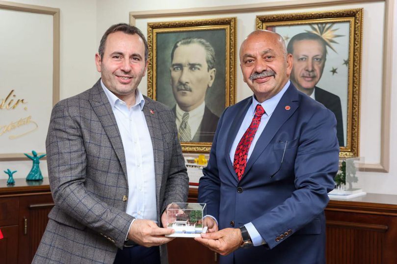 BAŞKAN VEKİLİ TUTUK ORTAKÖY BELEDİYE BAŞKANINI AĞIRLADI