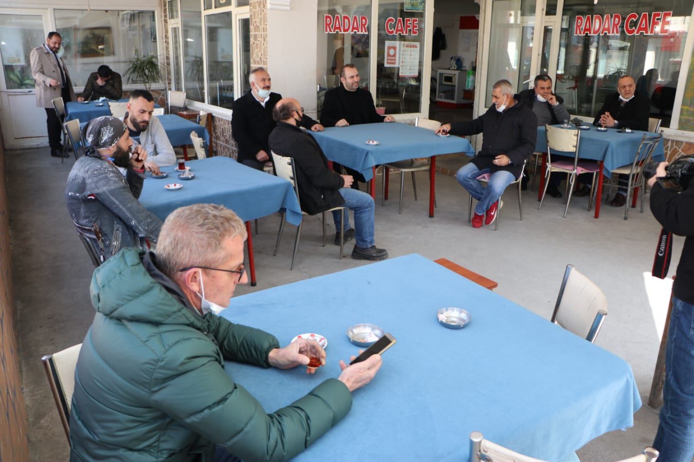 BAŞKAN VEKİLİ TUTUK RADAR CADDESİNDE VATANDAŞLARLA BULUŞTU