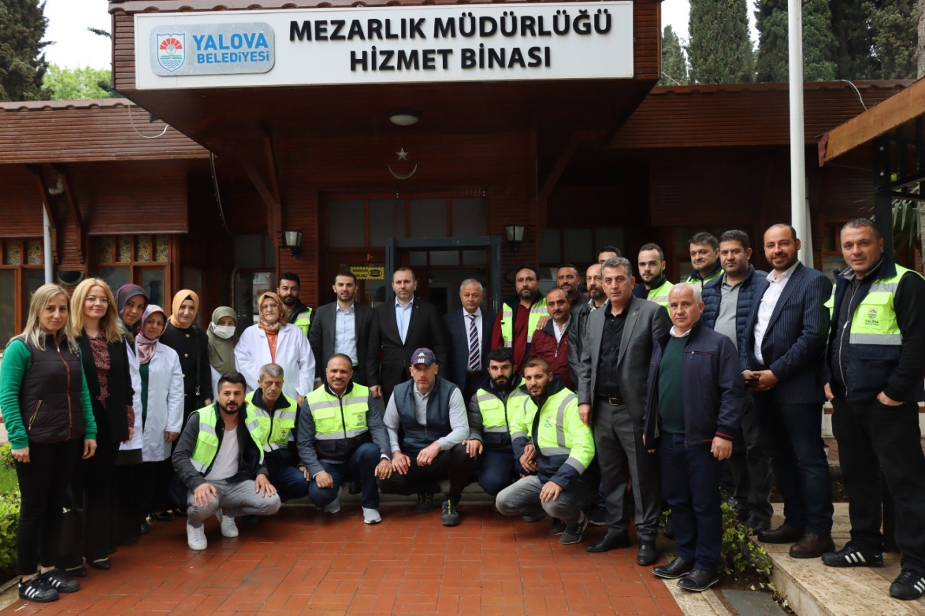 BAŞKAN VEKİLİ TUTUK, YALOVA AİLESİYLE BAYRAMLAŞTI