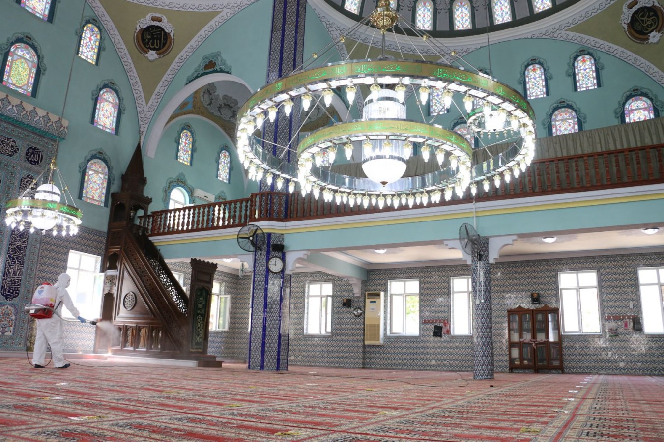 BAYRAM ÖNCESİ CAMİLER DEZENFEKTE EDİLDİ