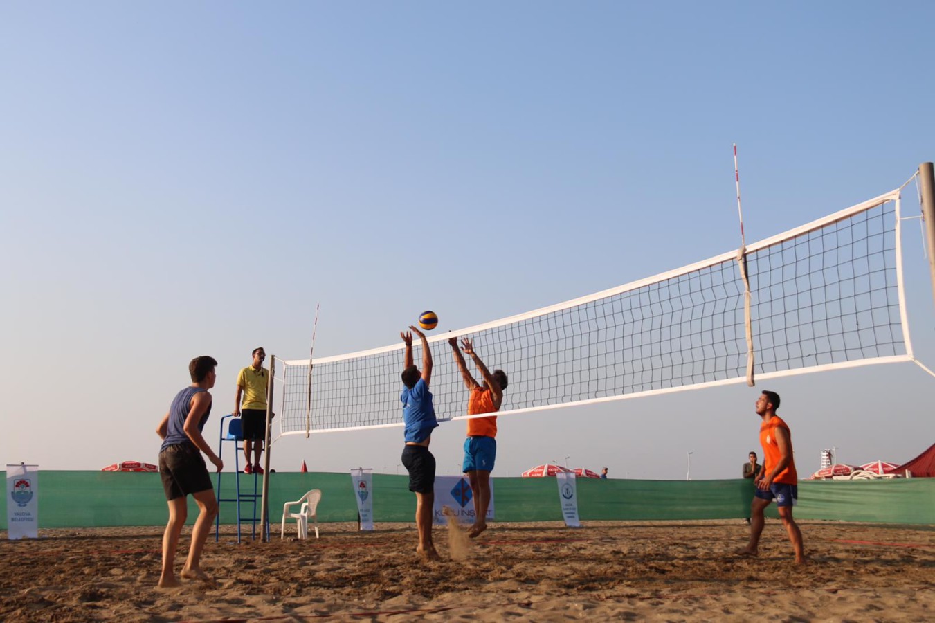 BEACH VOLLEY START ALDI