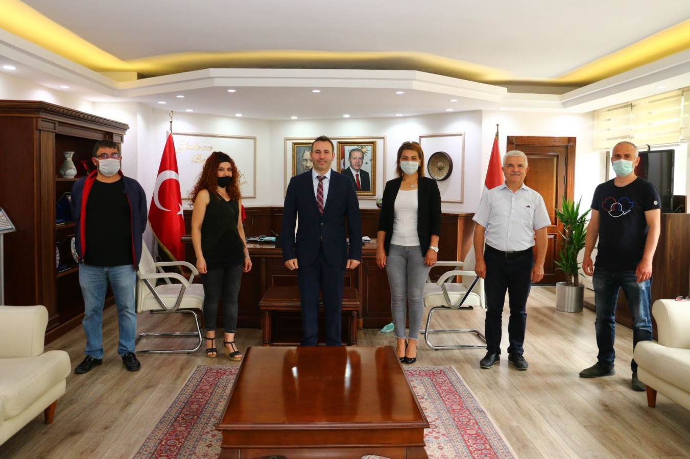 BERBER VE KUAFÖRLER ODASINDAN BAŞKAN VEKİLİ TUTUK’A TEŞEKKÜR