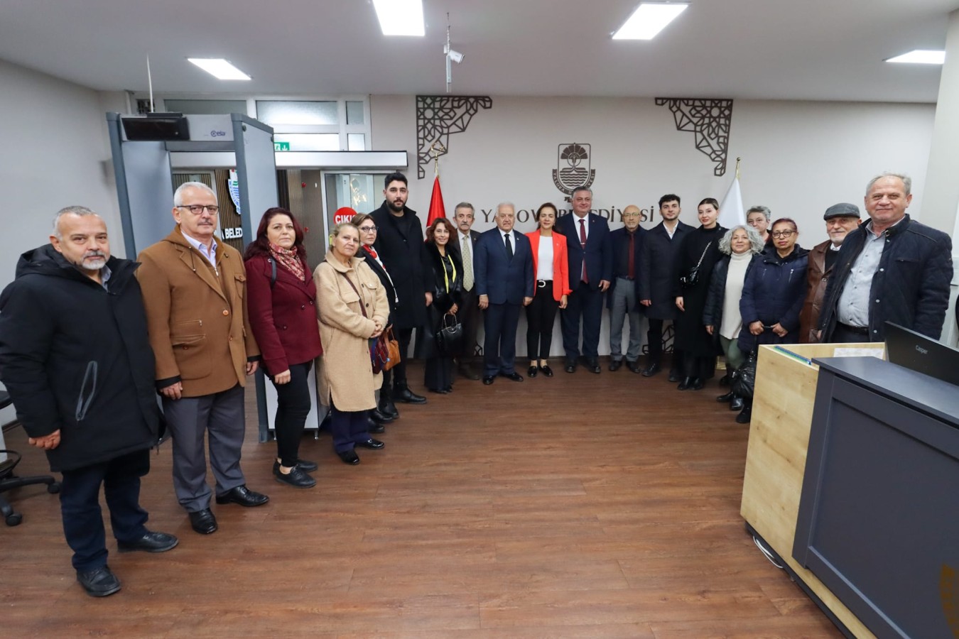 CHP MİLLETVEKİLLERİ YALOVA BELEDİYE BAŞKANI GÜREL’İ ZİYARET ETTİ