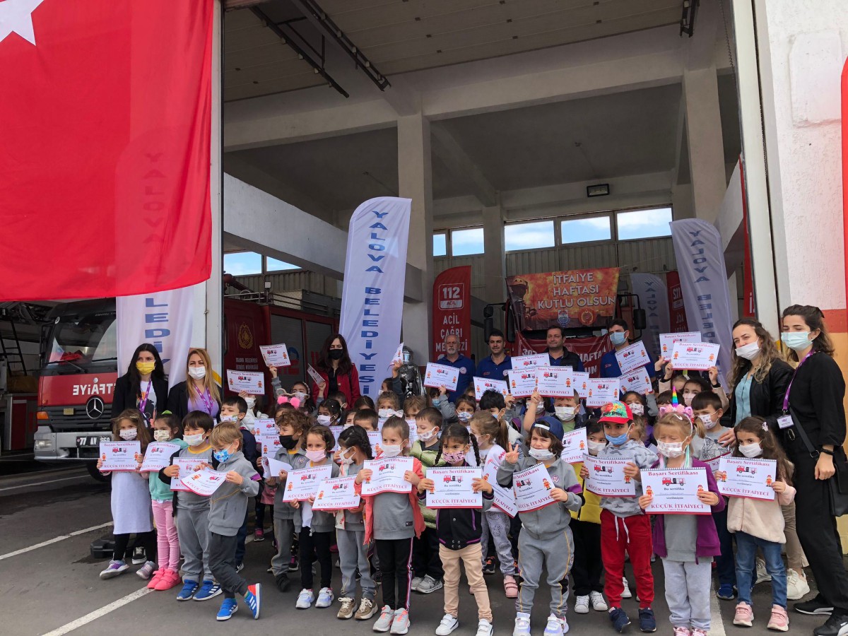 ÇOCUKLAR İTFAİYE MESLEĞİNİ ÖĞRENDİLER