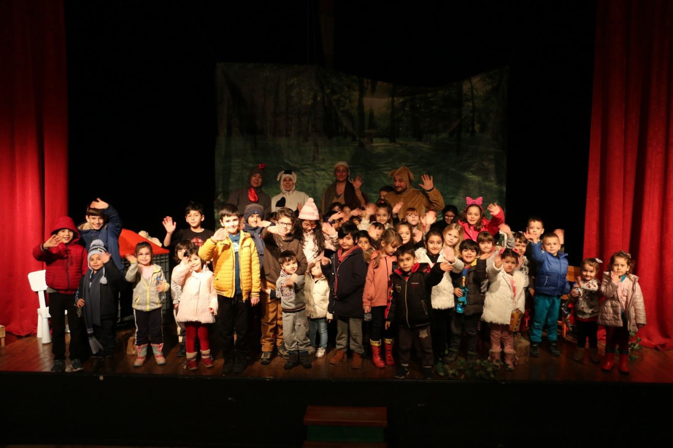 ÇOCUKLAR ŞEKER NİNENİN ÇİFTLİĞİNDE DOYASIYA EĞLENDİ