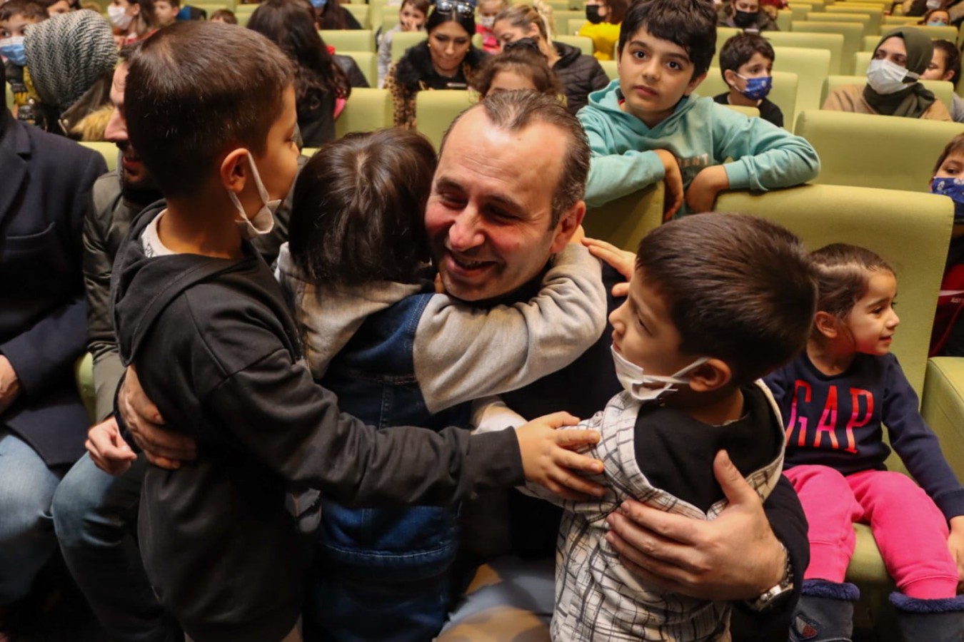 ÇOCUKLARA KARNE HEDİYESİ ETKİNLİKLERİ BAŞLADI