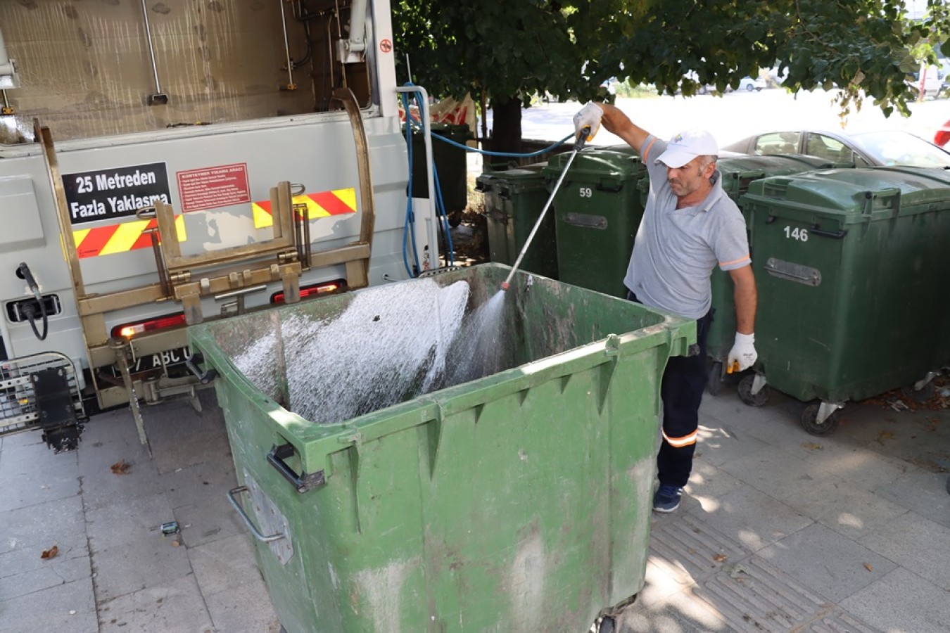 ÇÖP KONTEYNERLERİNİN TEMİZ OLMASI SİZİN ELİNİZDE