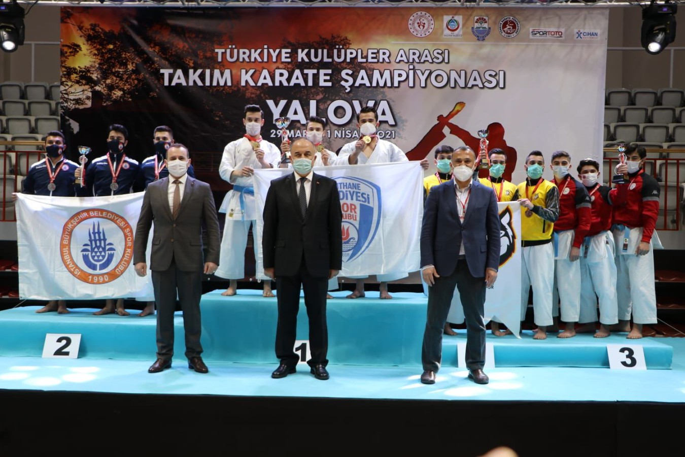 DERECEYE GİREN SPORCULAR MADALYALARINI ALDI