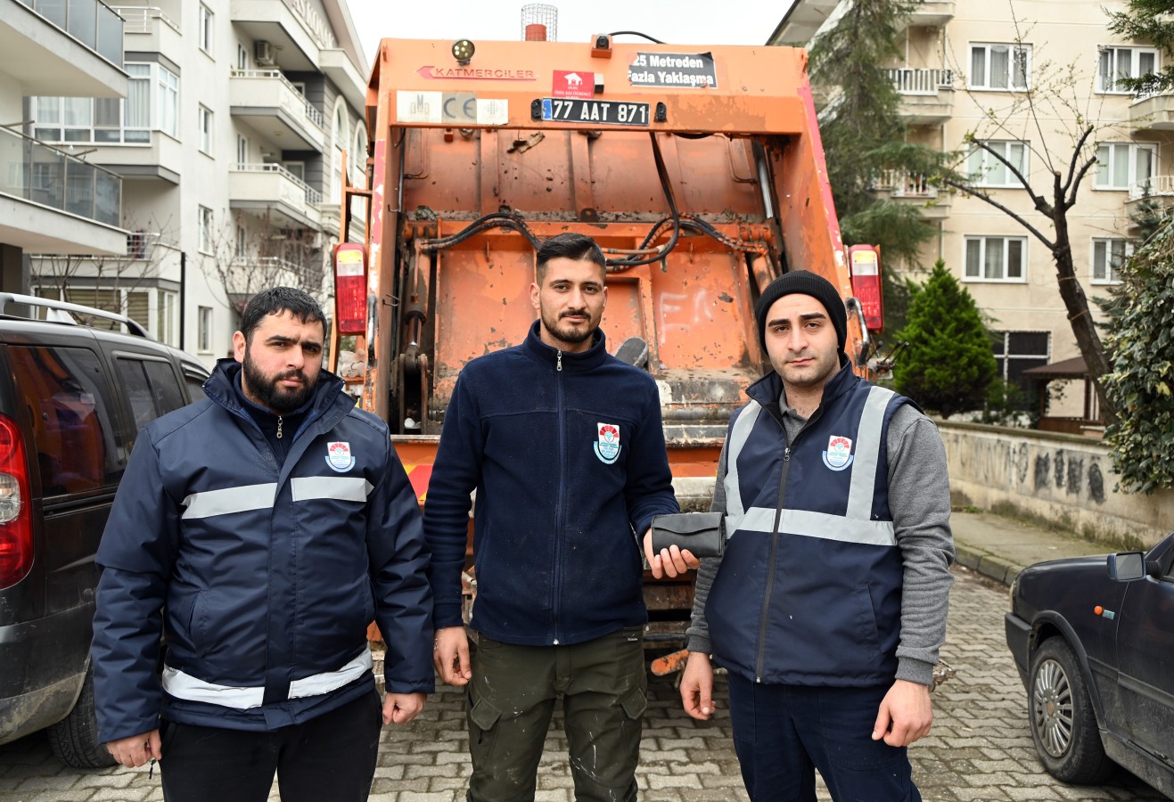 EKİPLERİMİZİN BULDUĞU CÜZDAN SAHİBİNE TESLİM EDİLDİ