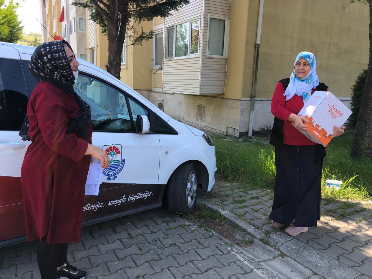 EVDEN ÇIKAMAYAN VATANDAŞLARA DESTEK DEVAM EDİYOR