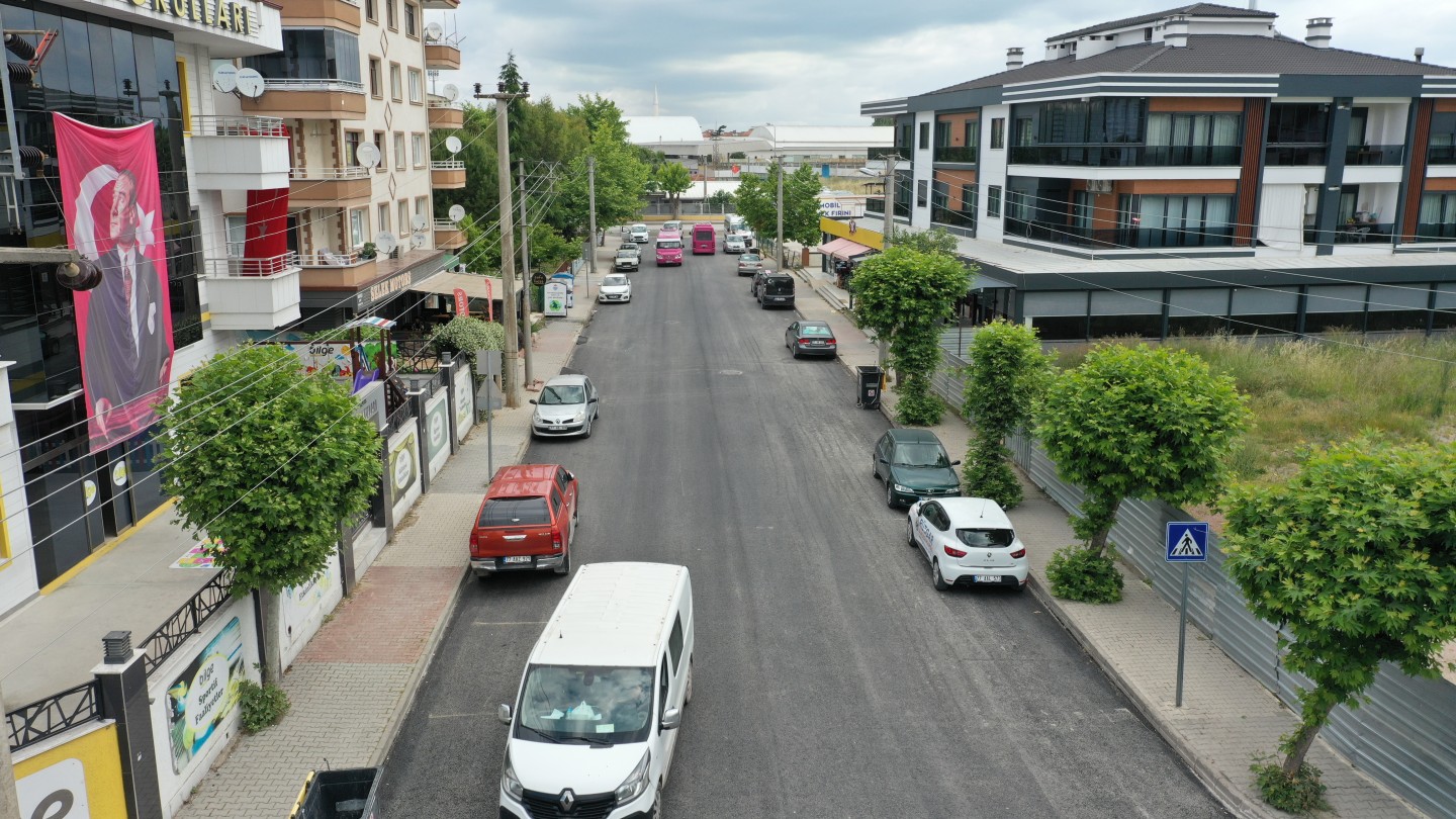 FREZE ÇALIŞMASI TAMAMLANAN YOLLAR ASFALT İLE BULUŞTU