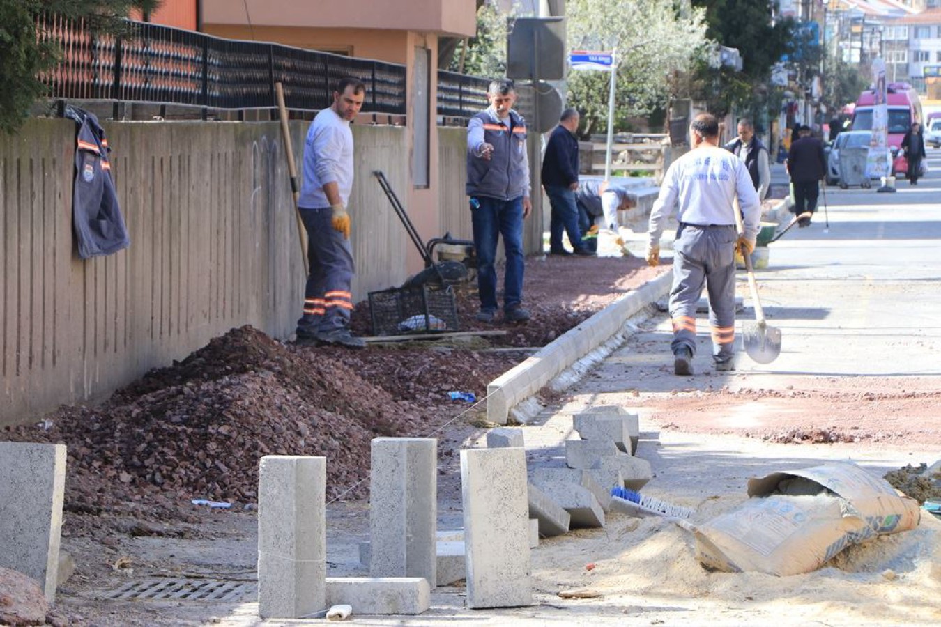 GİRİLMEDİK CADDE VE SOKAK KALMIYOR