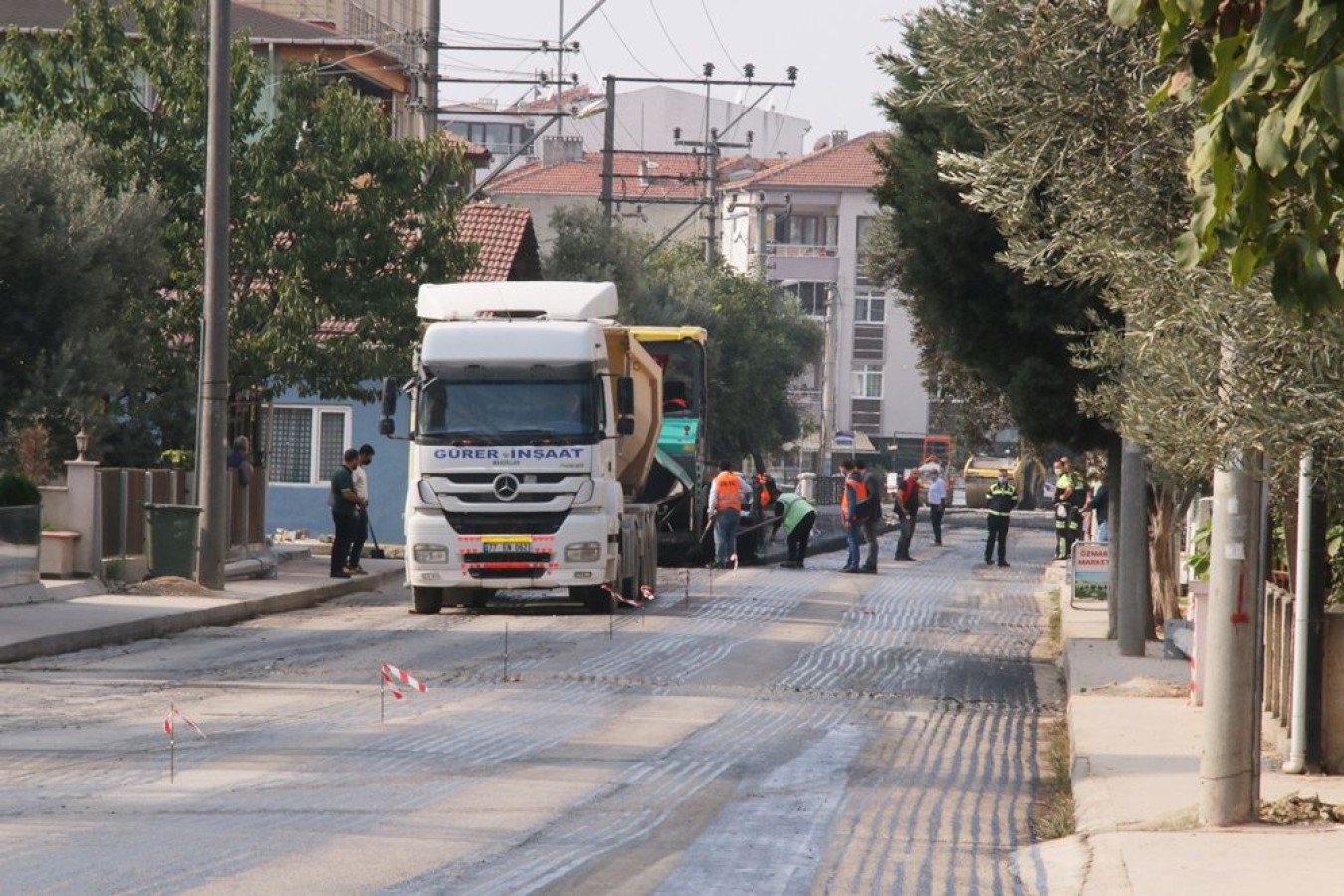 GİRNE CADDESİNDE ASFALTLAMA ÇALIŞMALARI BAŞLADI