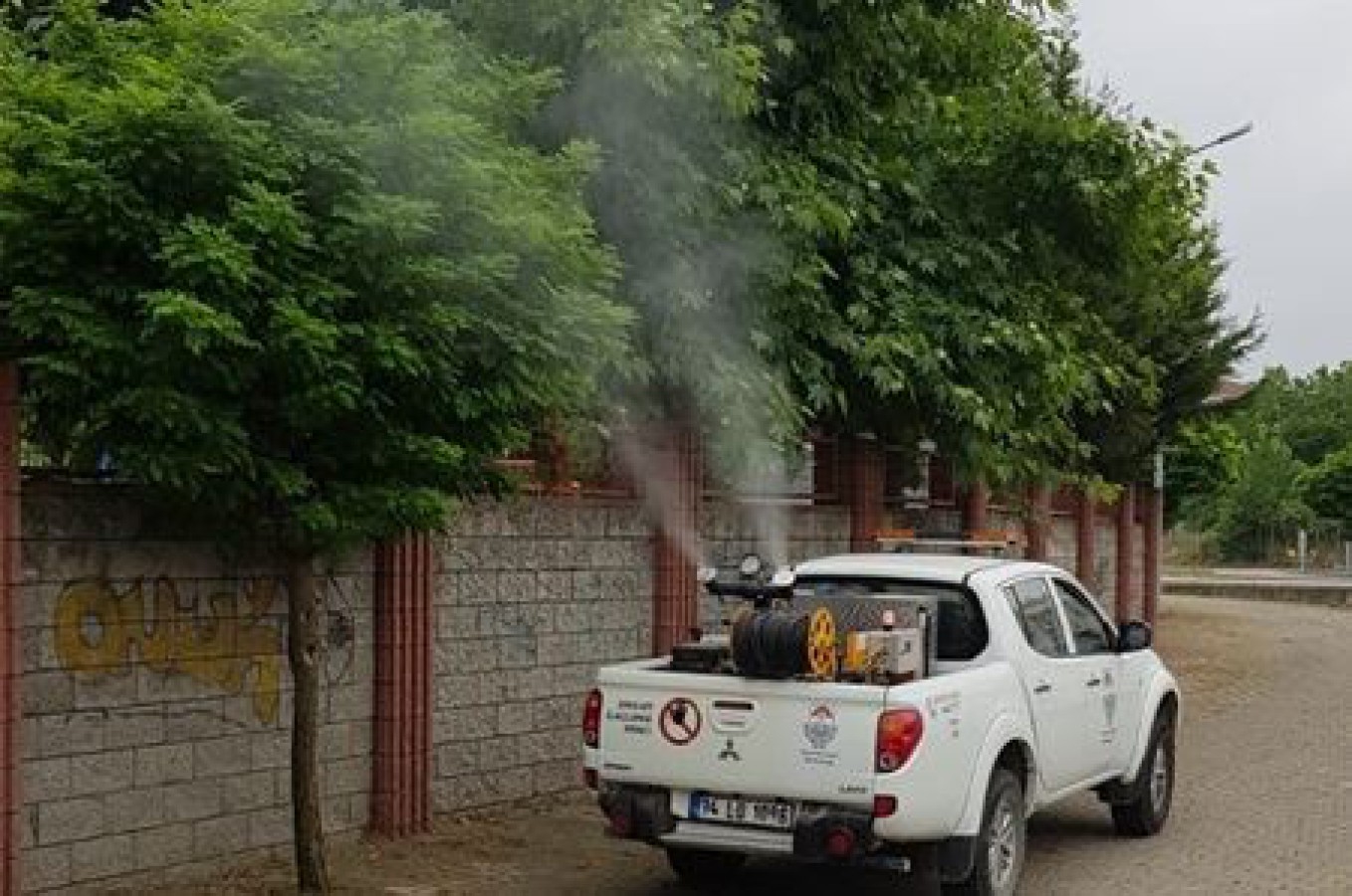 İLAÇLAMA ÇALIŞMALARI GECE GÜNDÜZ DEVAM EDİYOR
