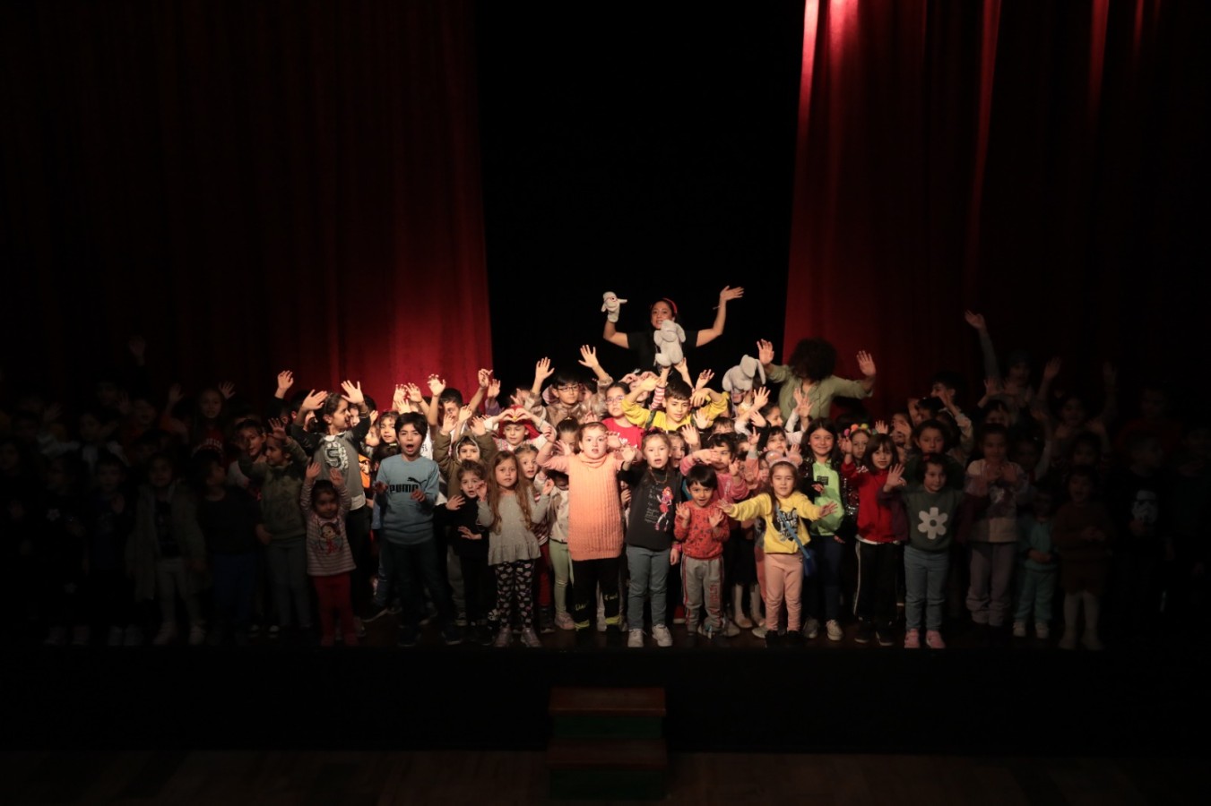 İNTERAKTİF OYUN ATÖLYESİ ÇOCUKLARI EĞLENDİRDİ