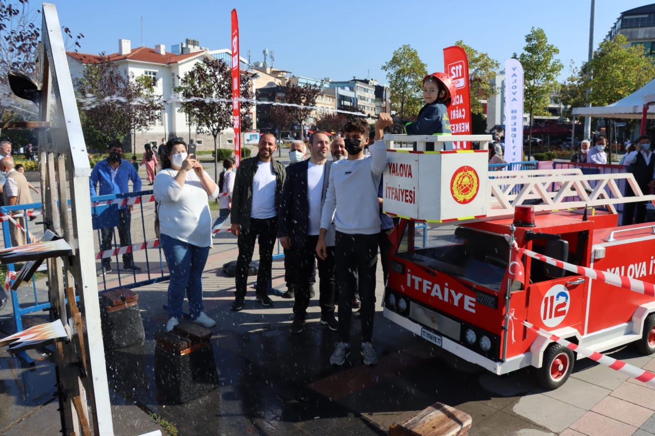 İTFAİYE HAFTASINDA ÇOCUKLARA SURVİVOR TADINDA ETKİNLİK