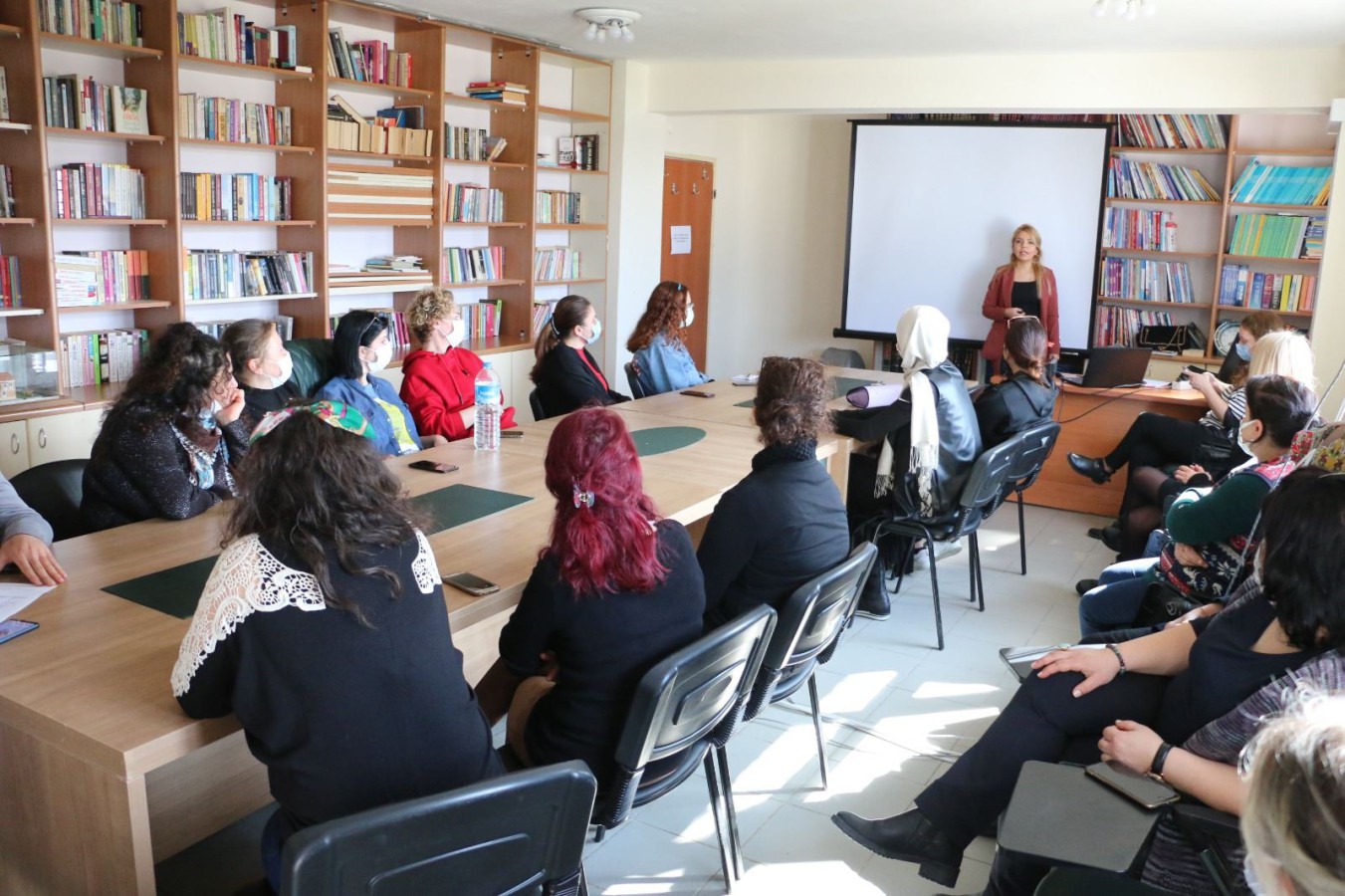 KADINA ŞİDDET KONULU EĞİTİM DÜZENLENDİ