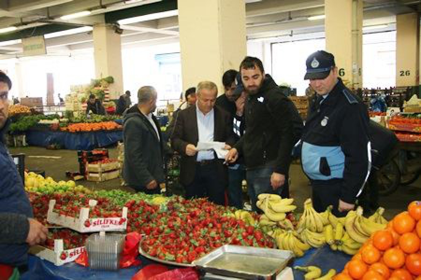 KAPALI PAZAR YERİNDE DENETİMLER ARTIRILDI