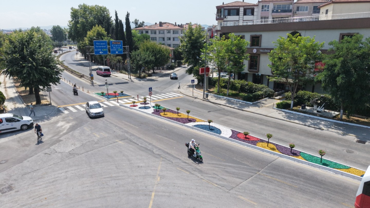 KURAKÇIL PEYZAJ ÇALIŞMALARI GÖZ KAMAŞTIRIYOR