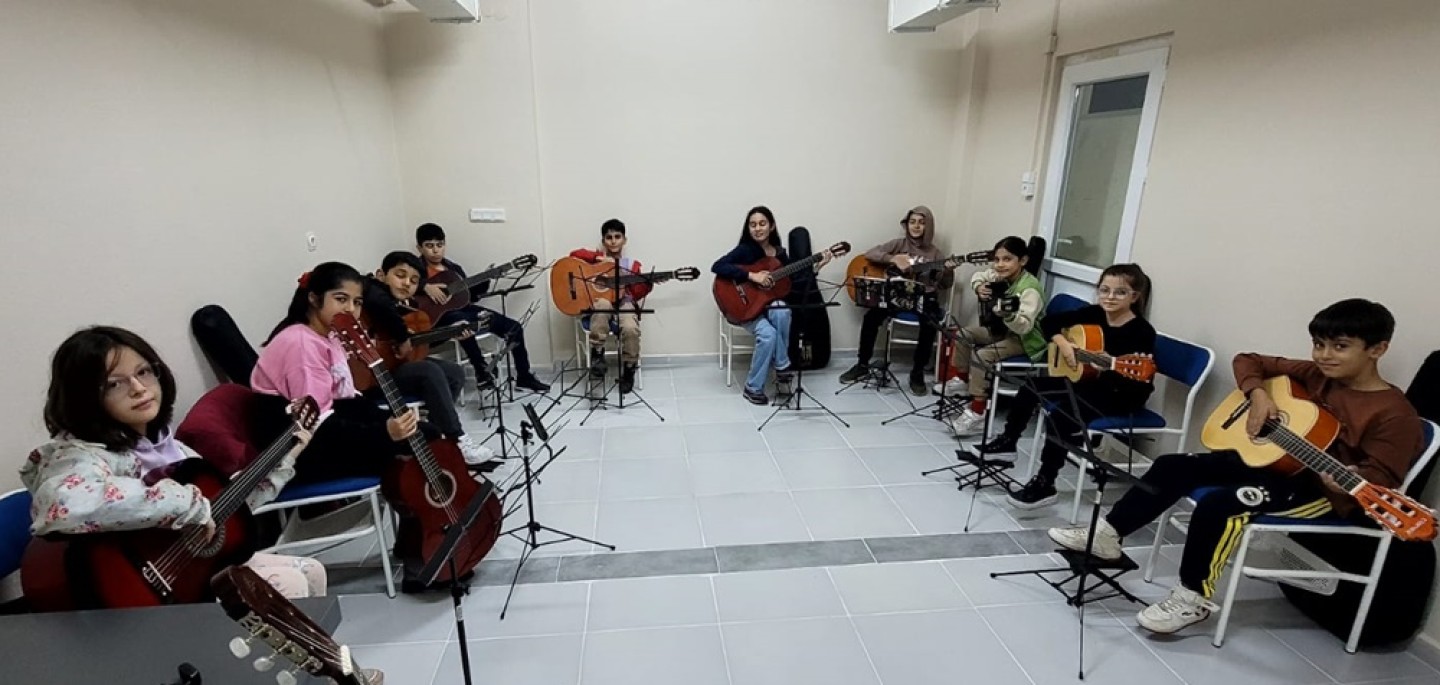 KURSİYERLER’DEN YILSONU KONSERİ