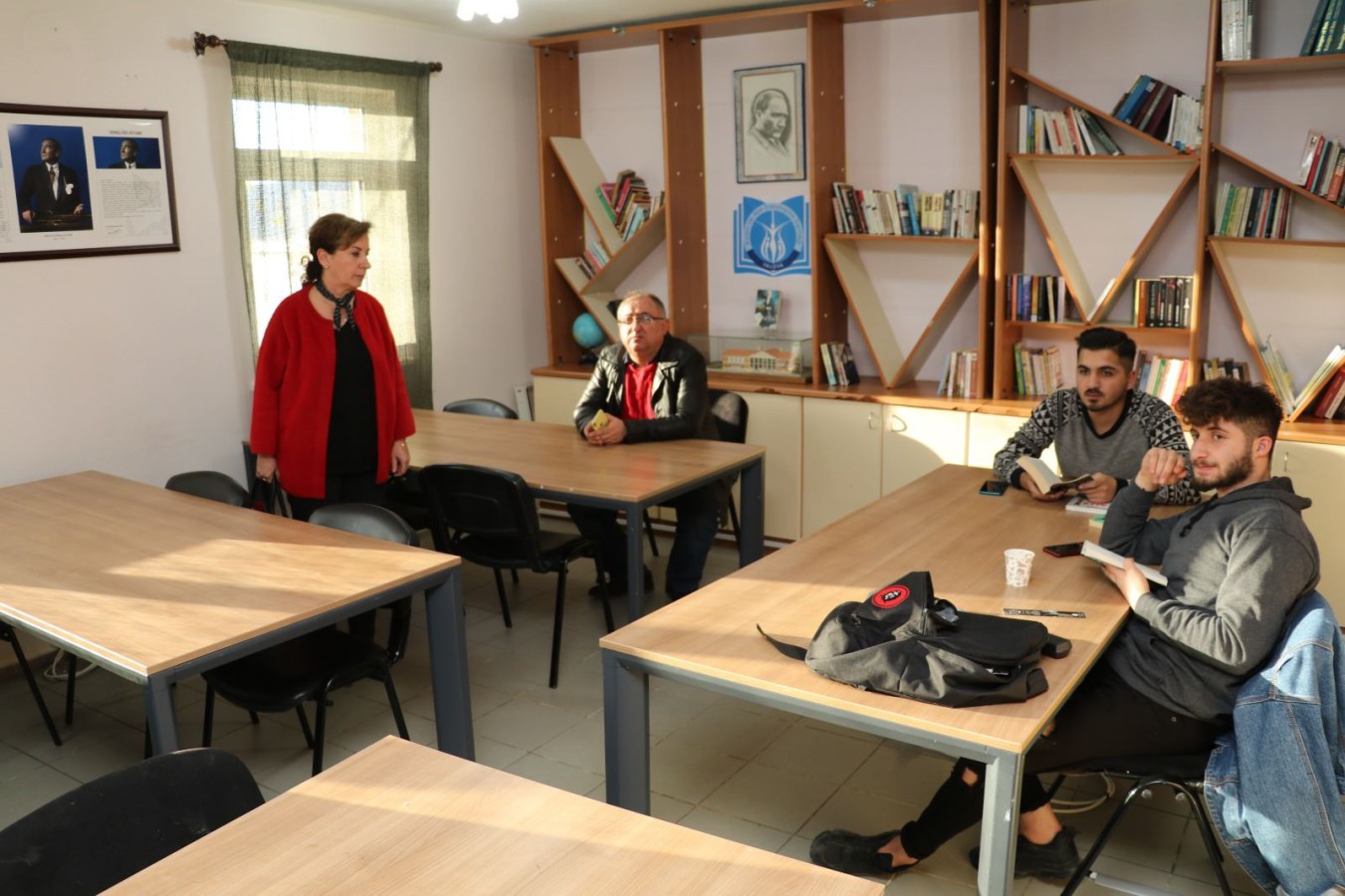 KÜTÜPHANE KAFE İLGİ GÖRÜYOR