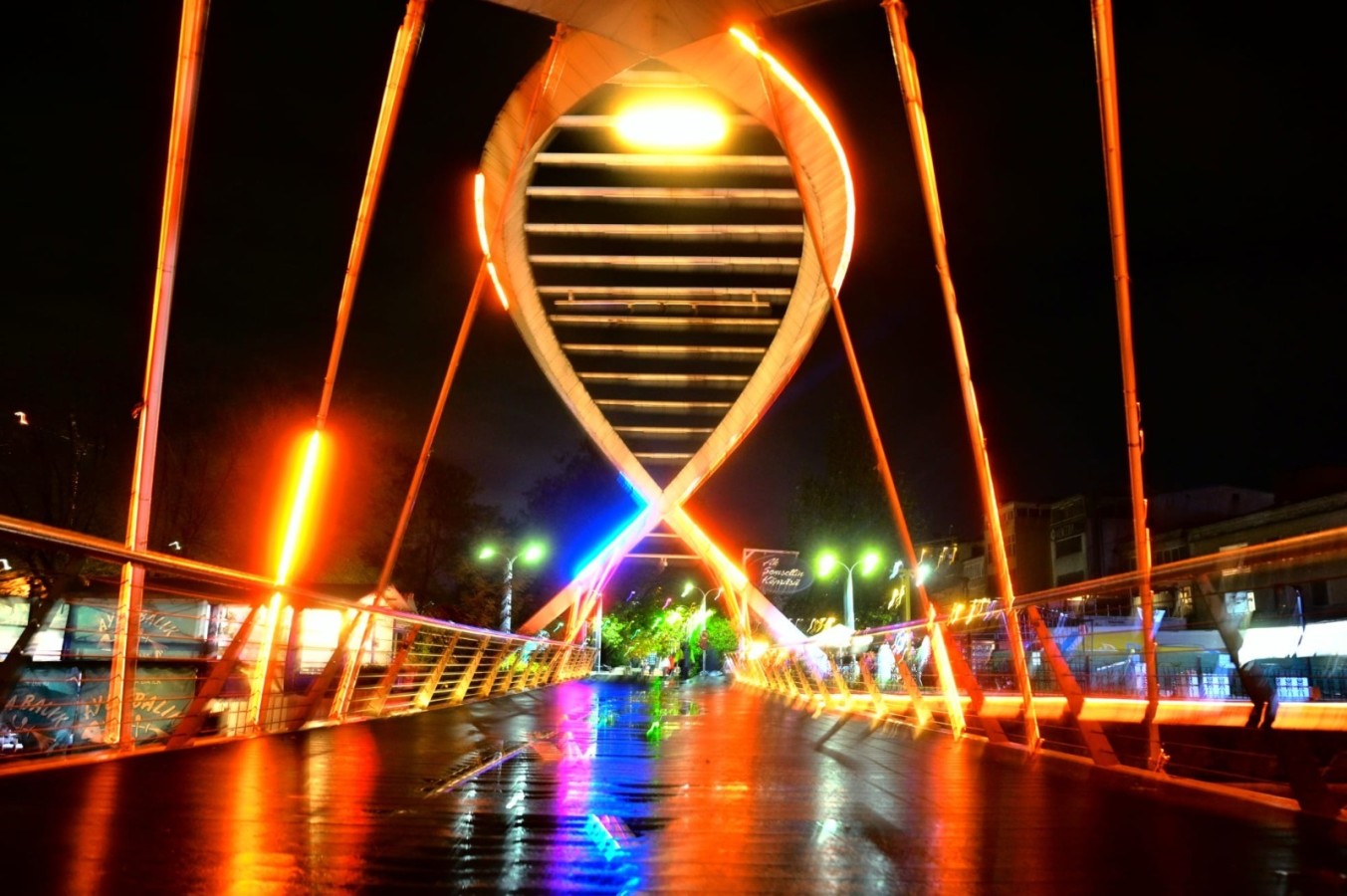 LÖSEMİLİ ÇOCUKLARIMIZA FARKINDALIK İÇİN TURUNCU IŞIKLARIMIZI YAKTIK