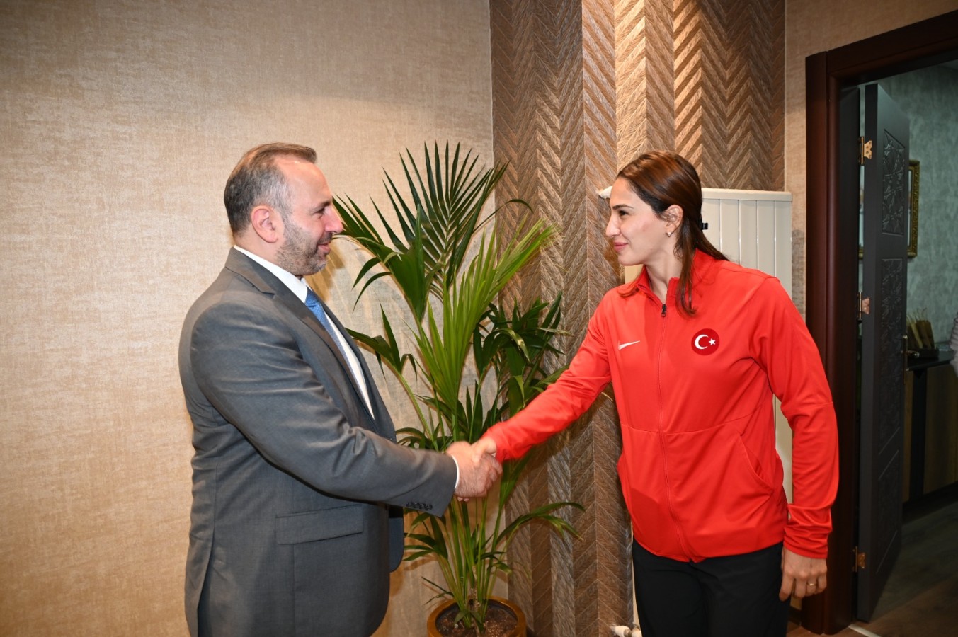 MİLLİ GURURUMUZ BUSE BAŞKAN TUTUK’UN MİSAFİRİ OLDU